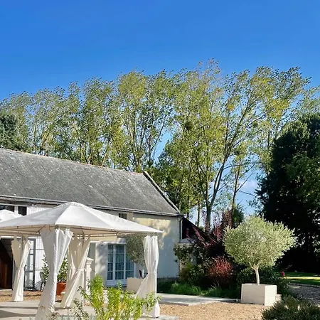 Les Peupliers Loire Bed & Breakfast 3*